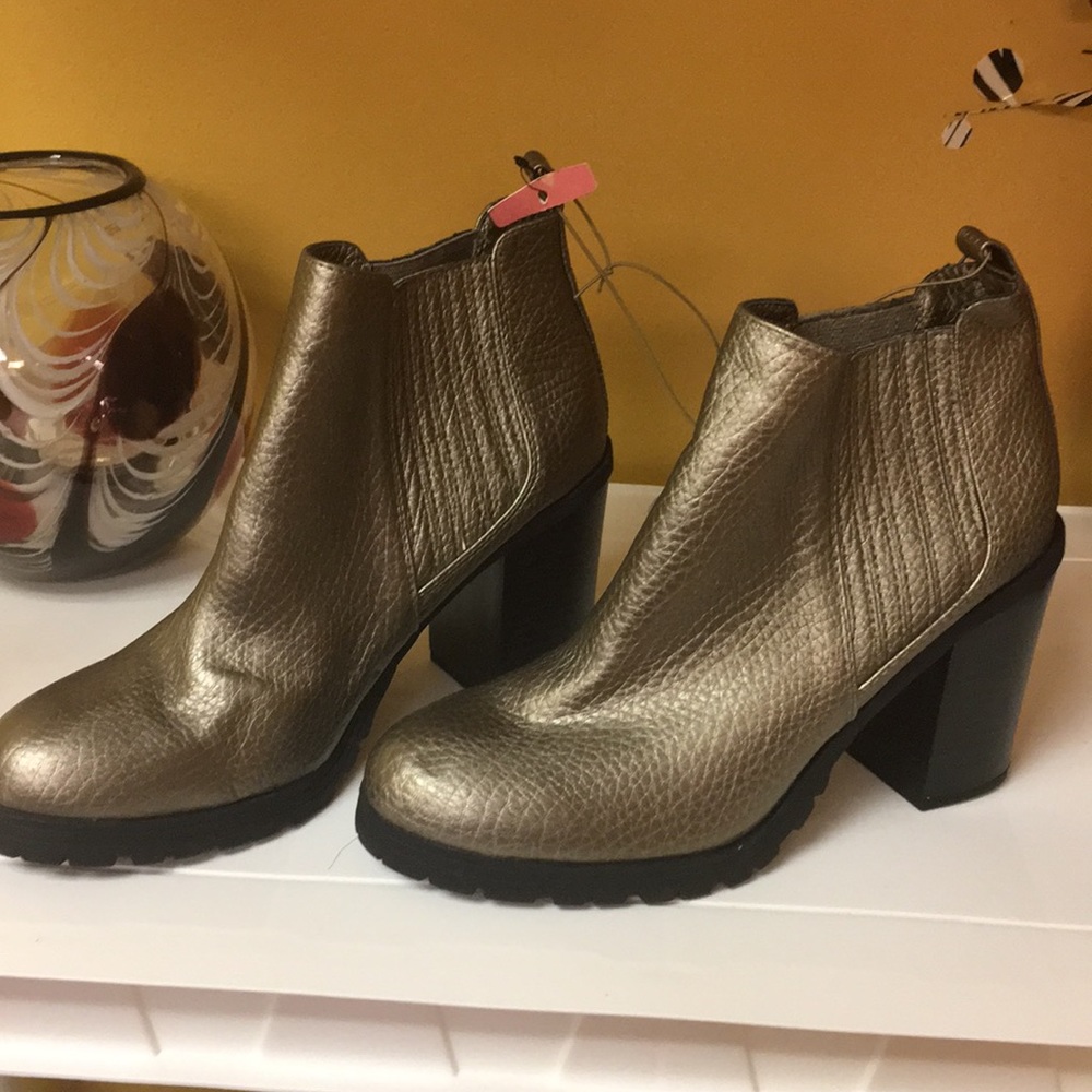 Ankle boots
